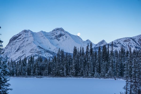 Just 25 Magical Photos Of Alberta In The Winter