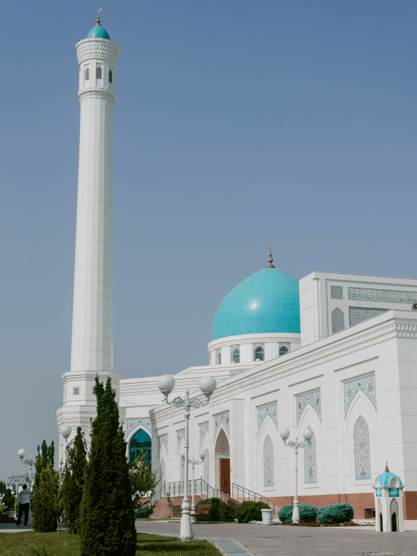 uzbekistan itinerary white mosque