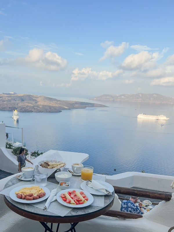 Aperto Suites Santorini review